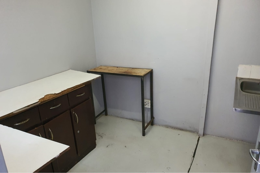 To Let commercial Property for Rent in Sidwell Eastern Cape